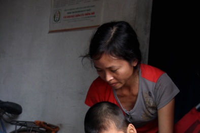 Đắng lòng người đàn bà có chồng và con bị tâm thần